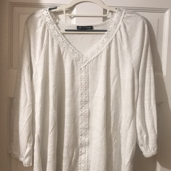 Cable & Gauge Blouse, White, Decorative Neckline, Size XL Pit to Pit 20” - Picture 5 of 6